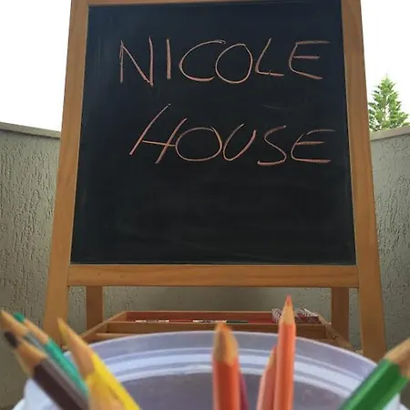Nicole